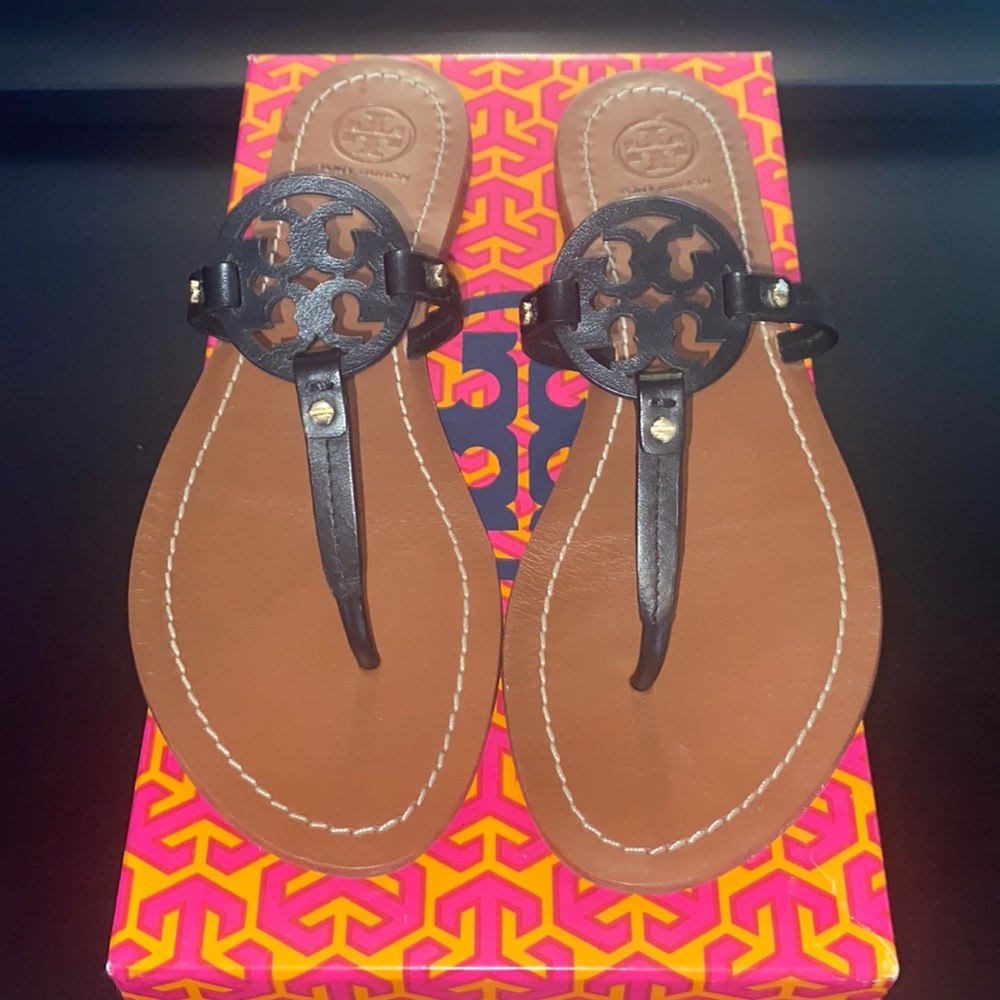 Tory Burch Mini Miller Leather Thong- Sandal-Black Size 9. LIKE NEW! Worn twice.